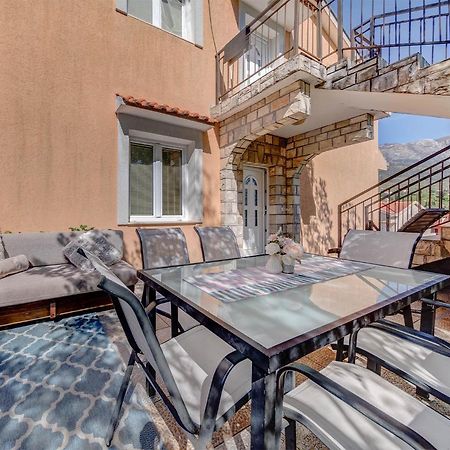 טיווט Apartments Pelle מראה חיצוני תמונה