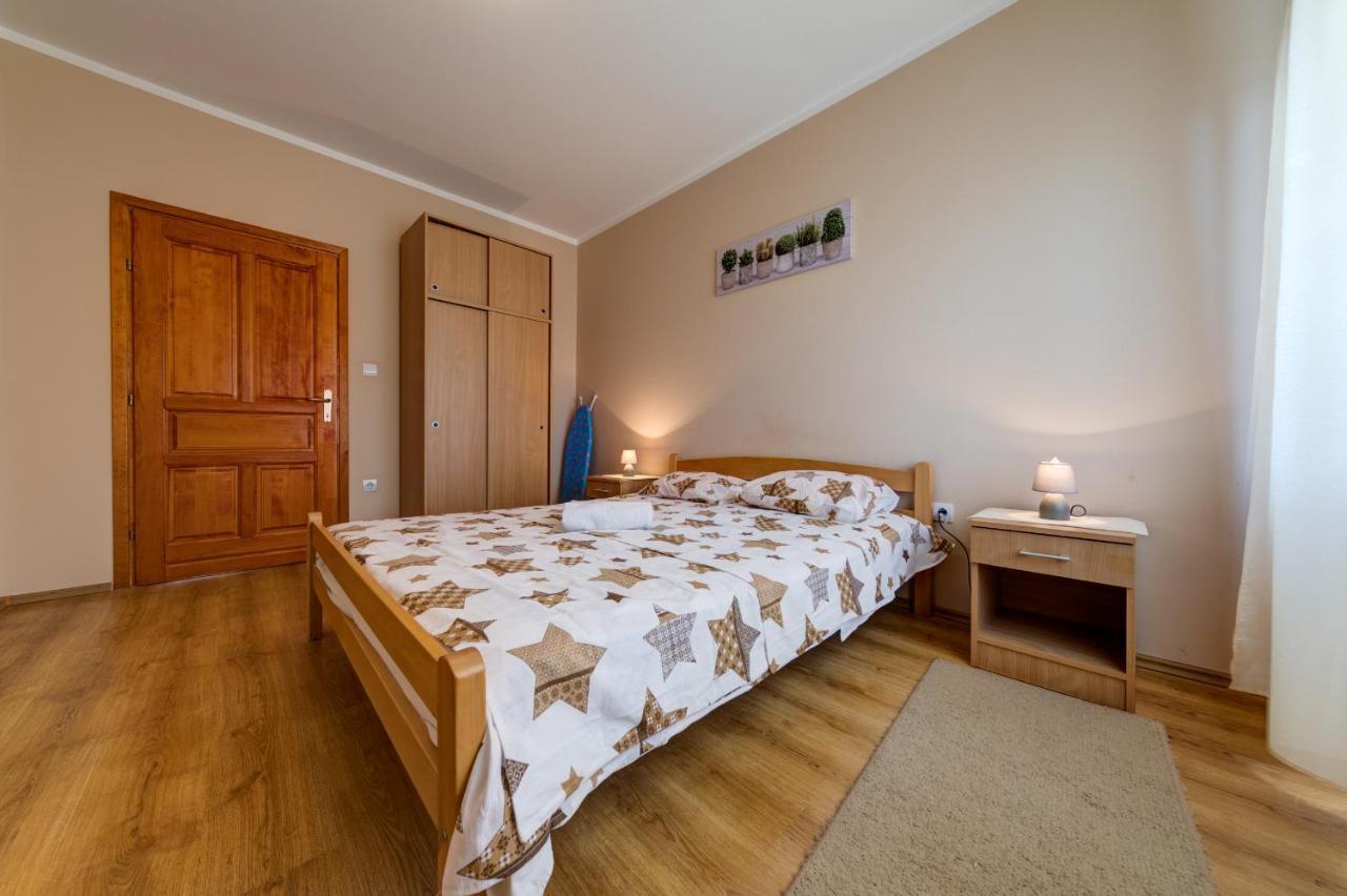 טיווט Apartments Pelle מראה חיצוני תמונה