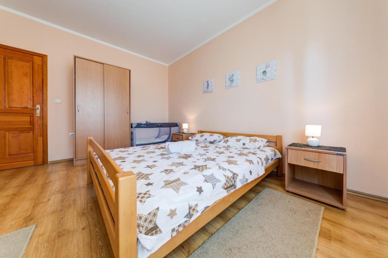 טיווט Apartments Pelle מראה חיצוני תמונה