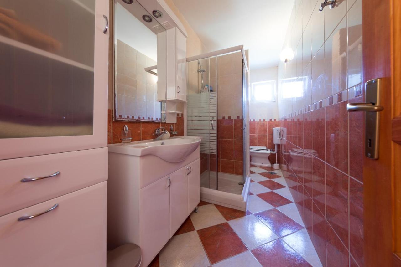 טיווט Apartments Pelle מראה חיצוני תמונה