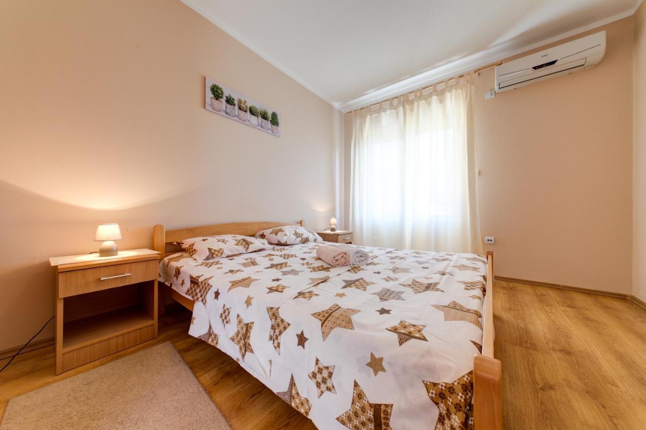 טיווט Apartments Pelle מראה חיצוני תמונה